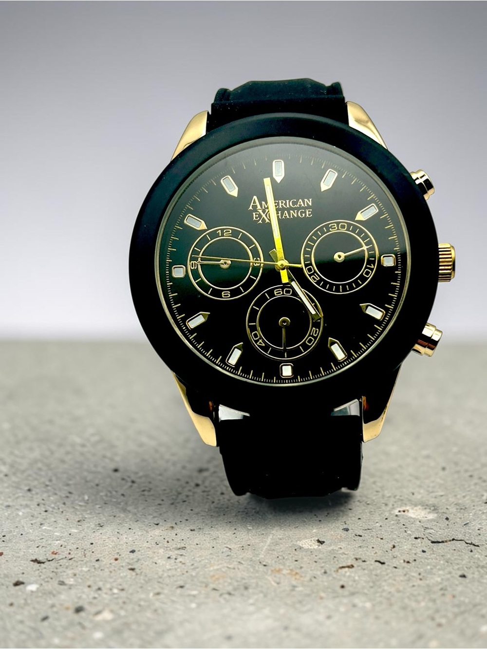 American Exchange Chronograph Watch Mens Black Gold Tone Silicone Unworn 9086